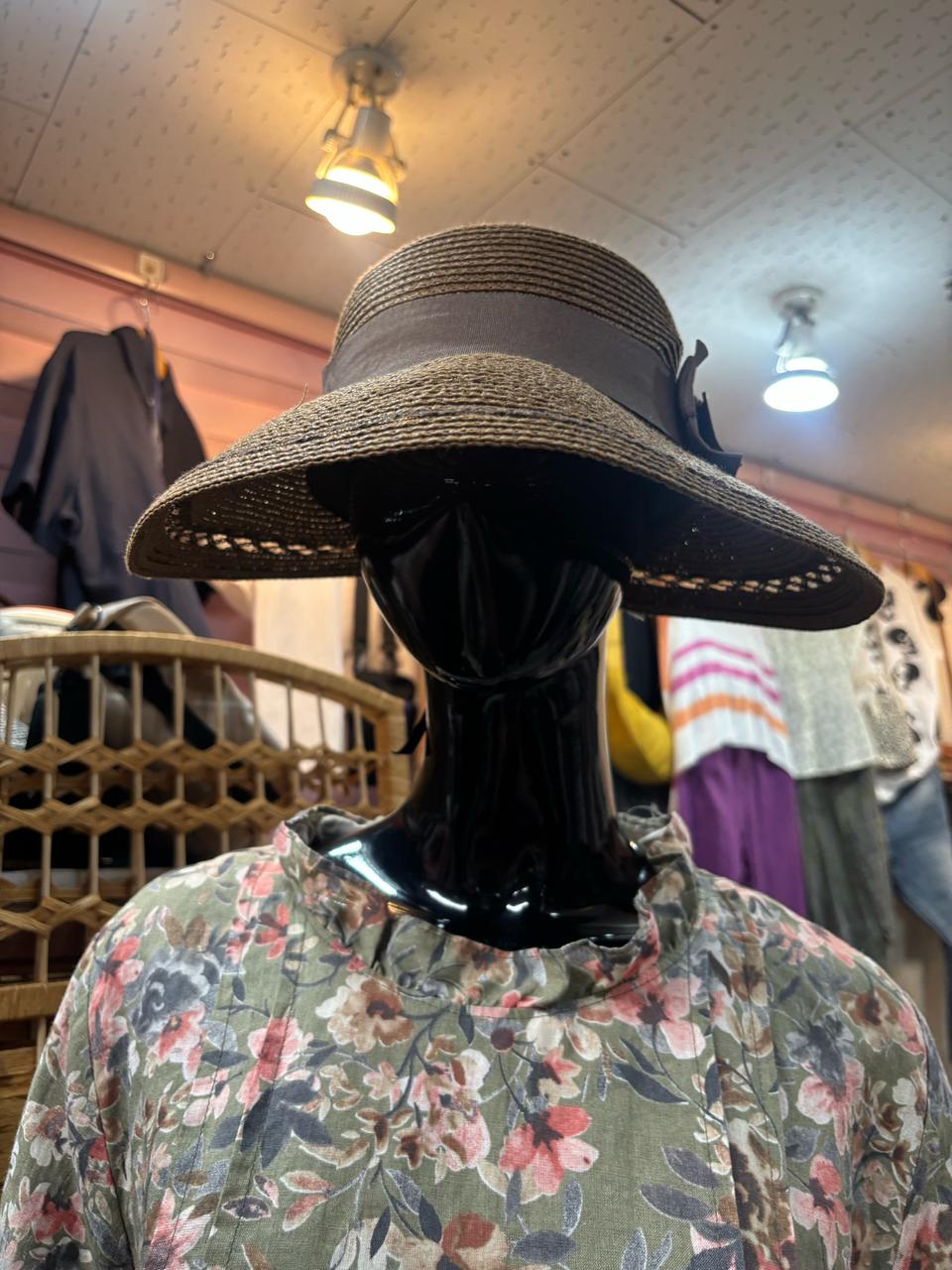 라탄 창 모자