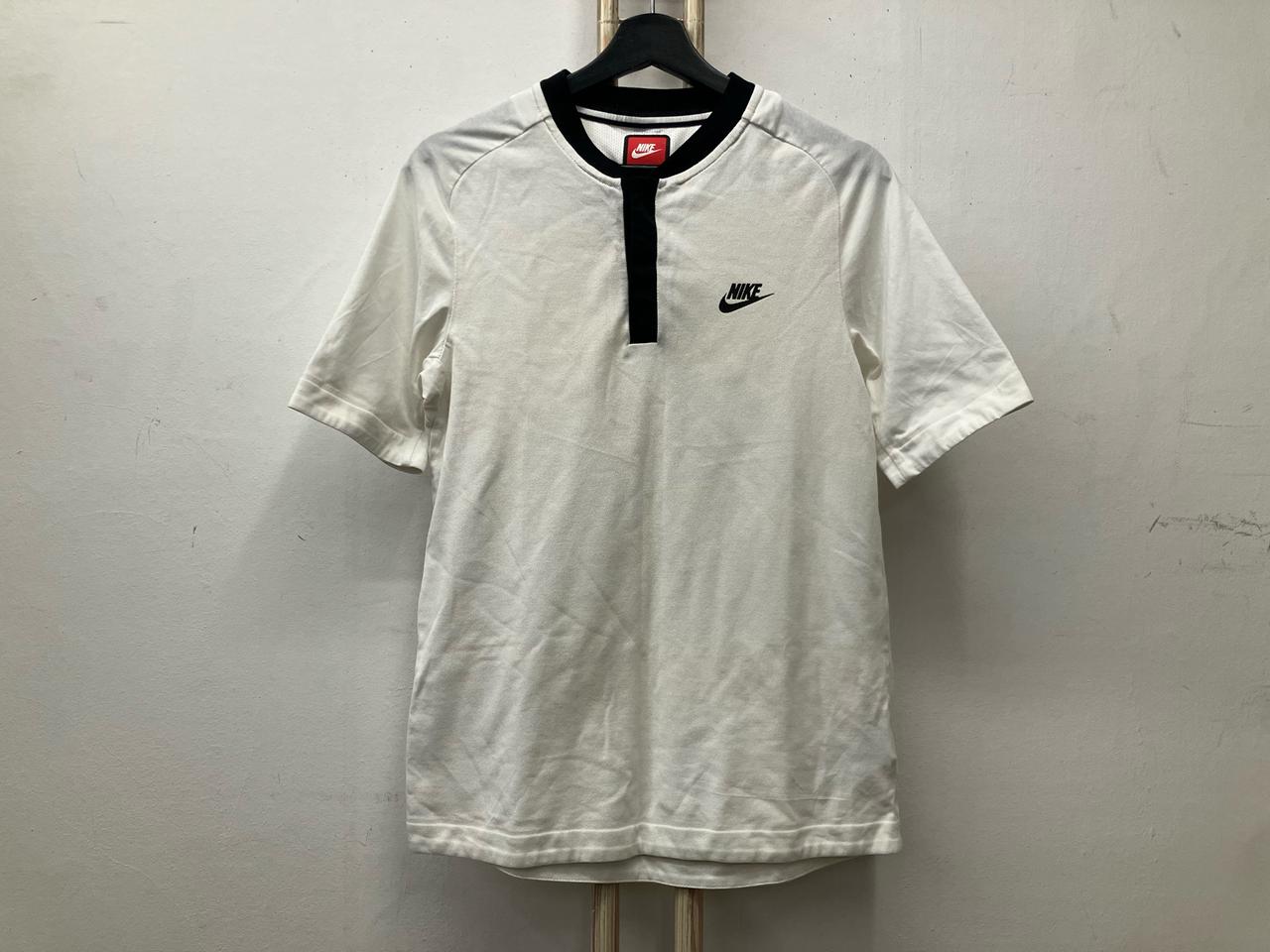 1 나이키(NIKE) 반팔티 M(95)