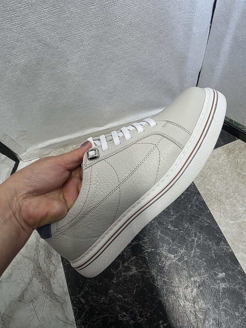 영에이지스니커즈