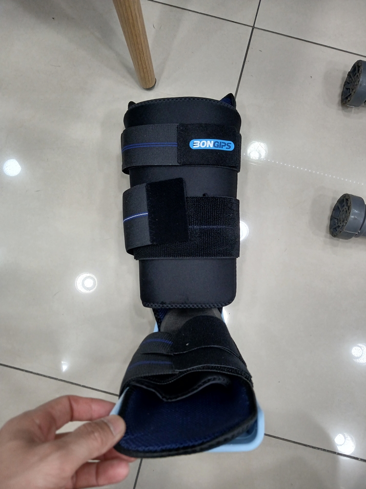  본깁스 발 반깁스하는 플라스틱 발보호대 중고 L사이즈 재활치료