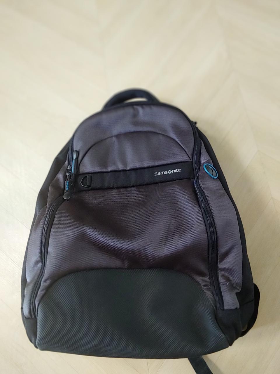 Samsonite 샘소나이트 검정/ 그레이 백팩