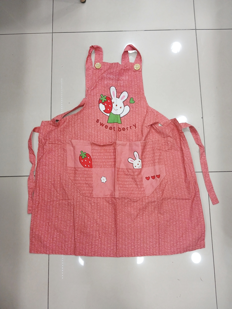 토끼 딸기 앞치마 중고 노인복지회관희미하게써있어요 
