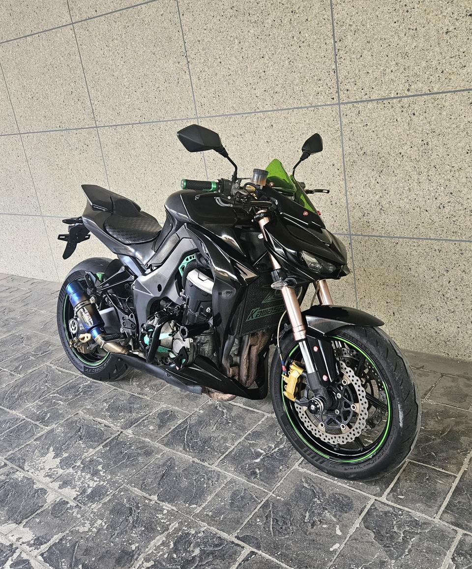 가와사키 Z1000 풀튜닝 판매합니다