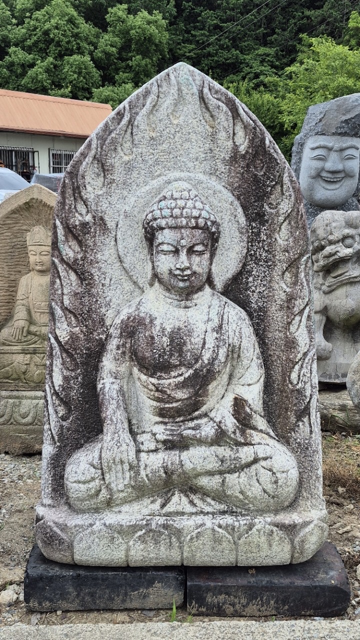 석불 좌상