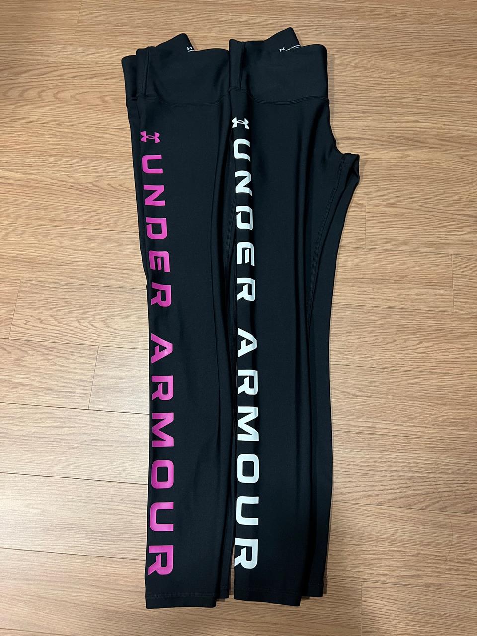 언더아머 블랙 레깅스 (로고: 흰색 or 딥핑크) M