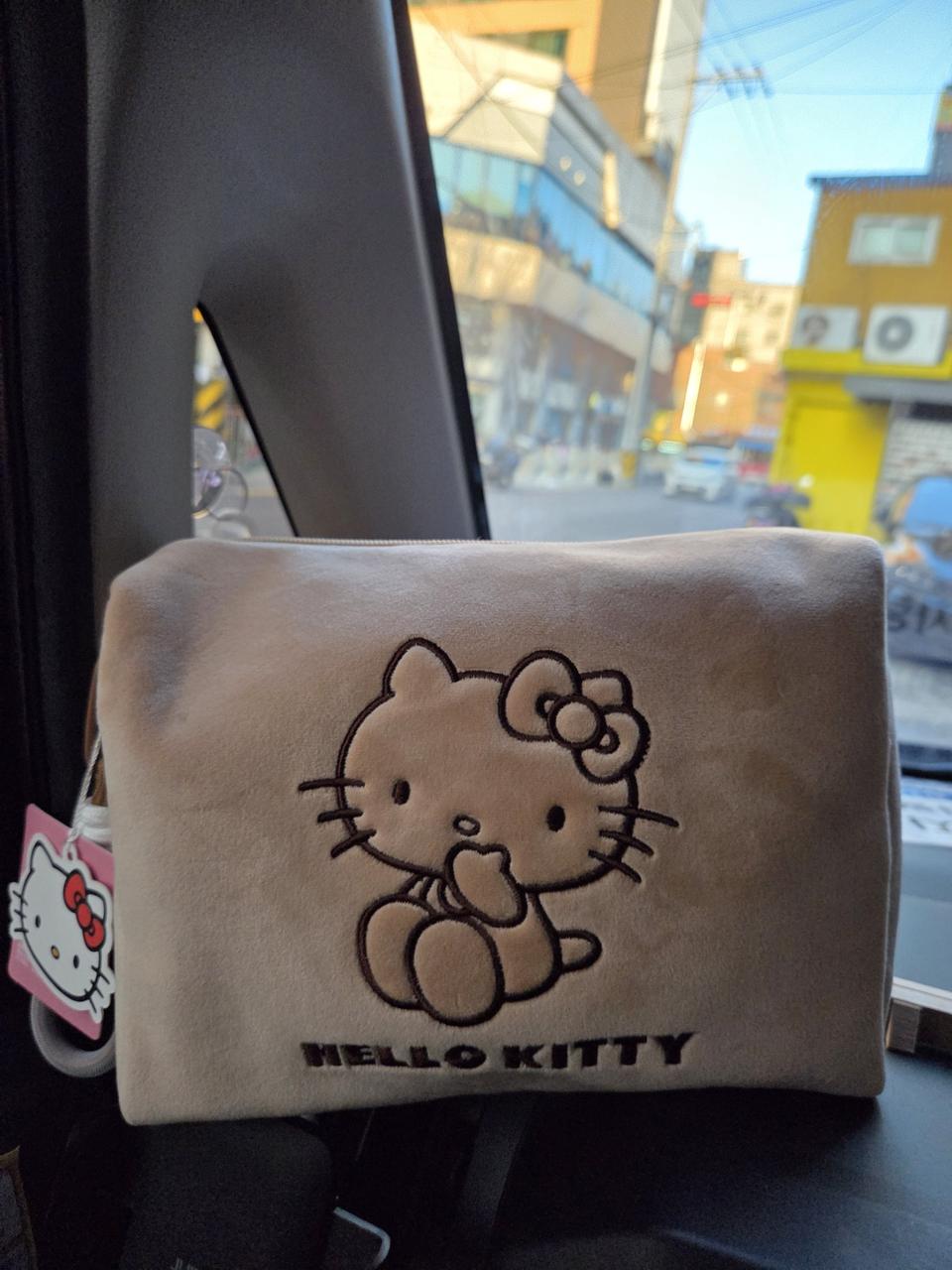 산리오 헬로키티 벨벳 파우치 베이지