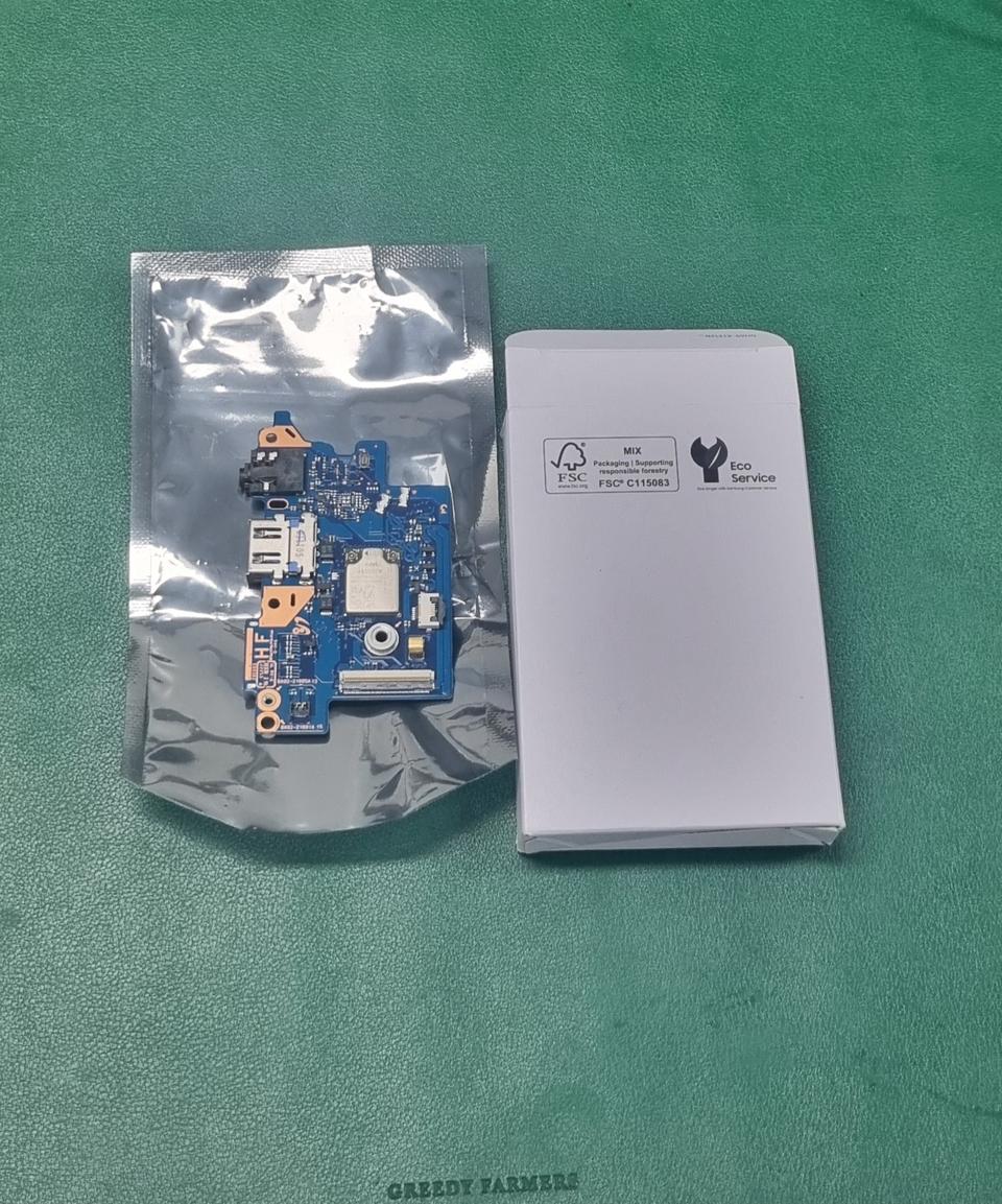 삼성 갤럭시북 프로 13인치 NT931XDB 모델의 서브보드 팜