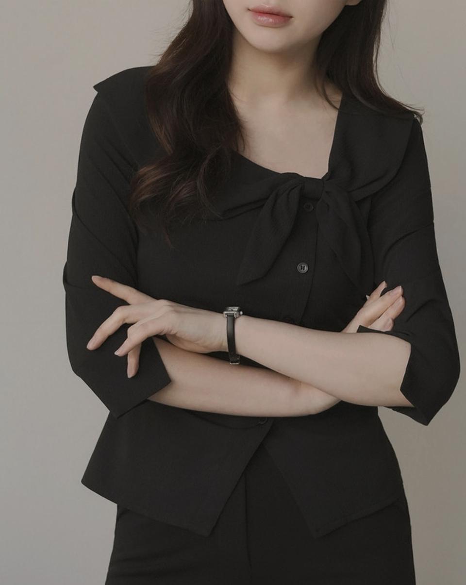 새상품) 리리앤코 프리엔즈 7부 리본 스트랩 블라우스 블랙