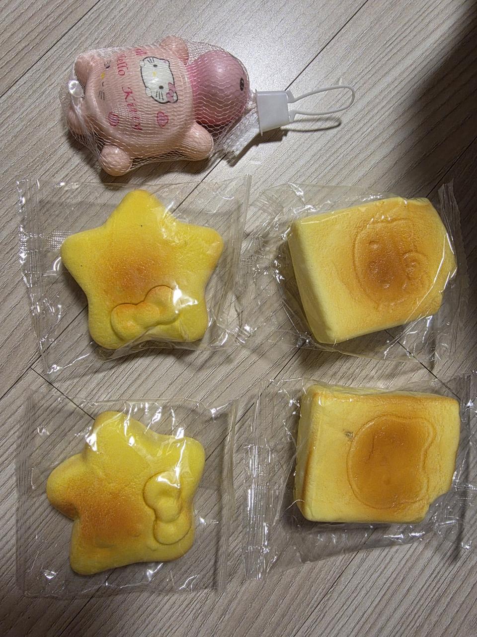 헬로키티 캐릭터말랑이 식빵 키티별 교동이 스퀴시 말랑이