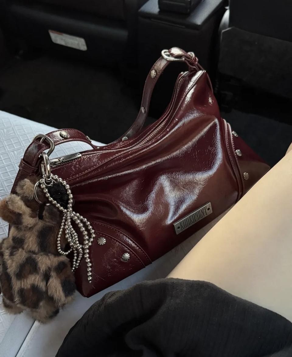 카키포인트 스터드 숄더백 Stud Shoulder Bag red