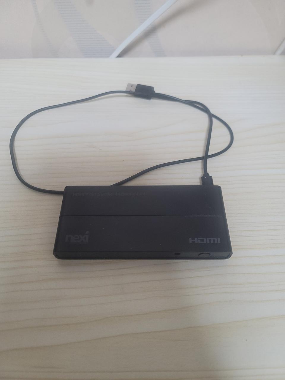 넥시 4대1 HDMI 셀렉터기