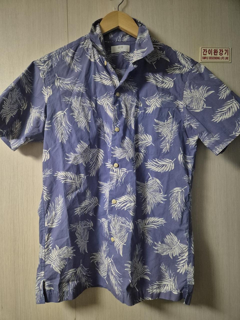 유니클로(UNIQLO) 열대잎 하와이안셔츠