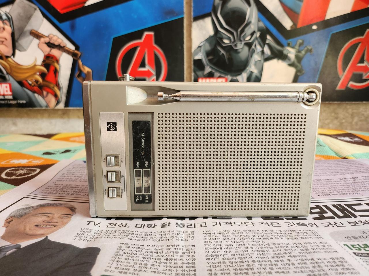 오래된 내셔날 파나소닉 TV 라디오 1983년