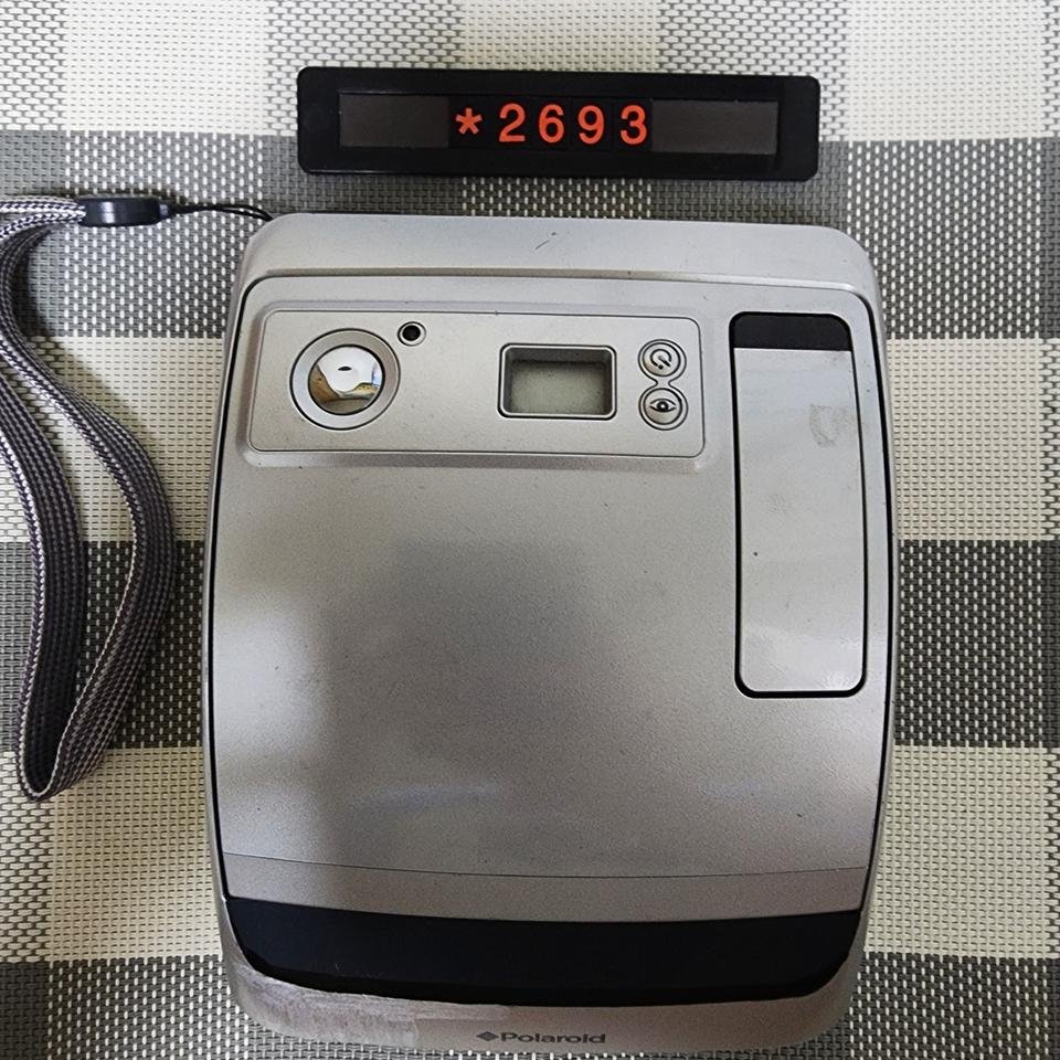 폴라로이드 원 600 즉석카메라