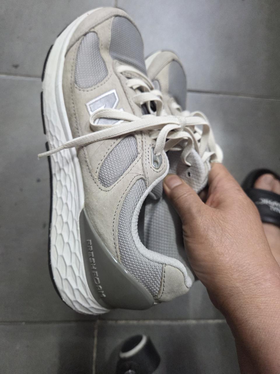 뉴발란스 운동화 255