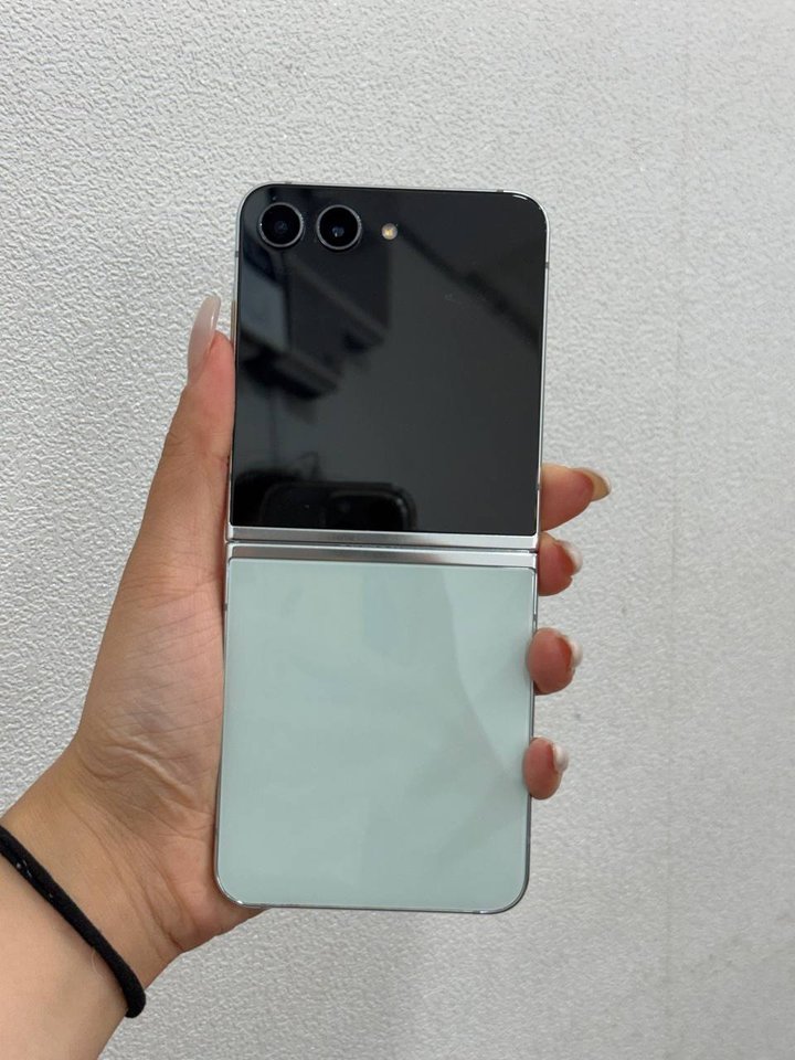 갤럭시Z플립5 민트 256GB Y1945