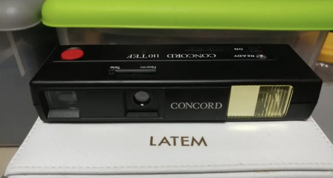 필름 카메라 CONCORD 110TEF
