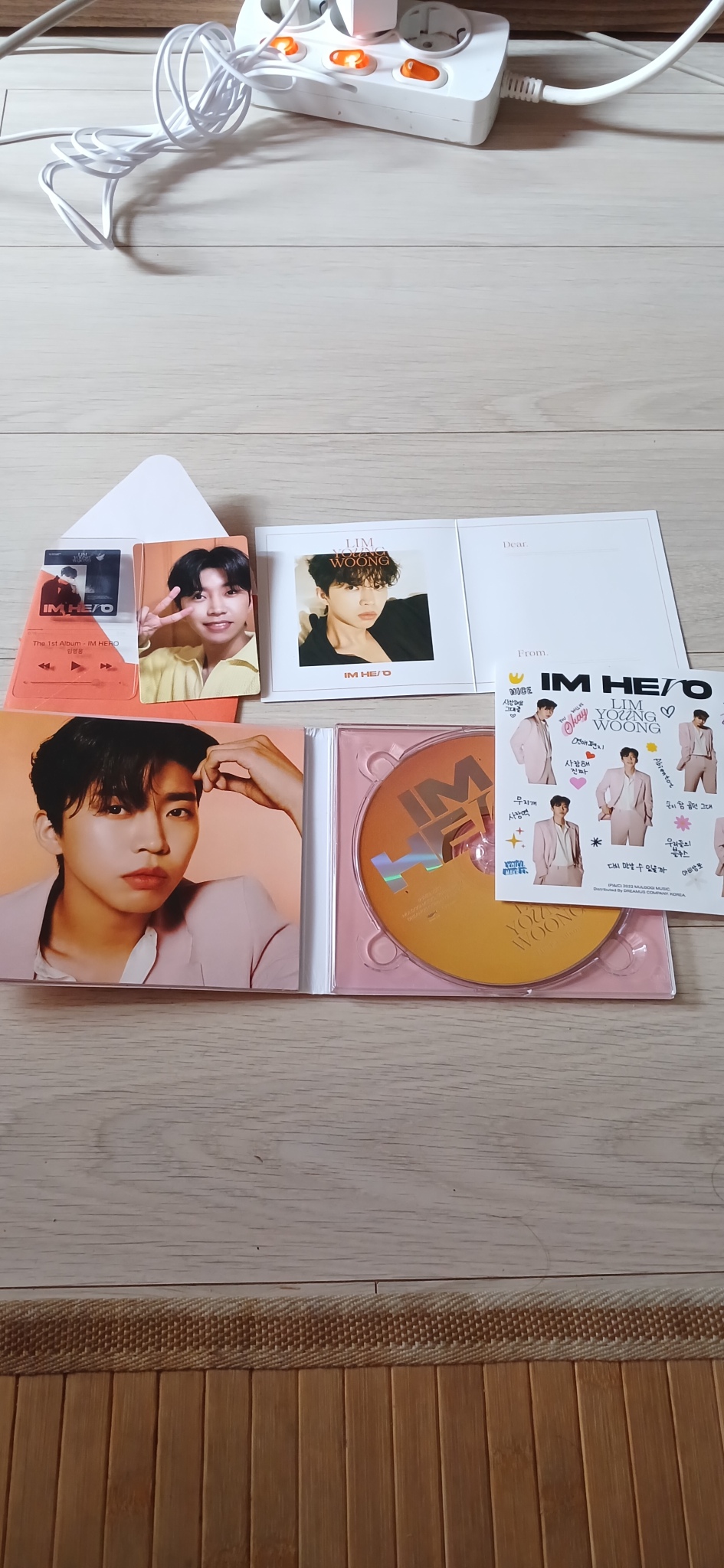 임영웅의 첫 번째 정규 앨범 'IM HERO' 디지팩 버전(총 9개)