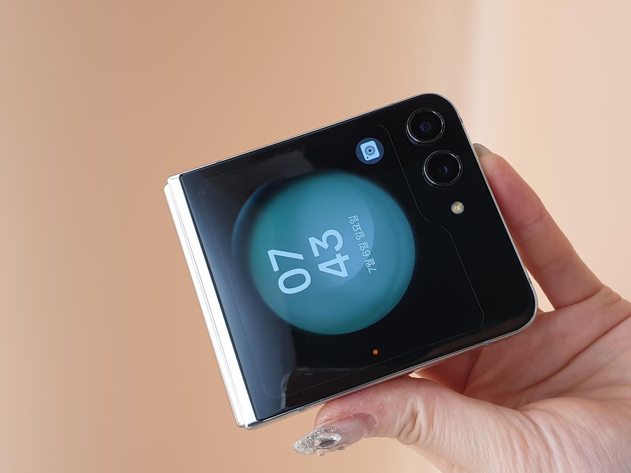 갤럭시 Z플립5 5G 민트 256기가 판매합니다-F731N