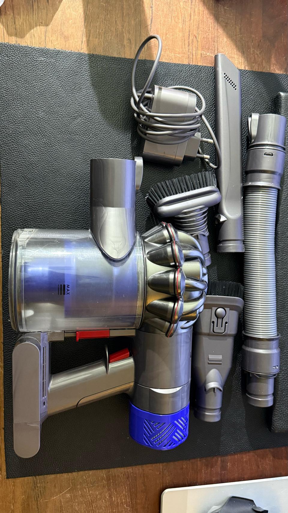 dyson V6 다이슨 무선청소기