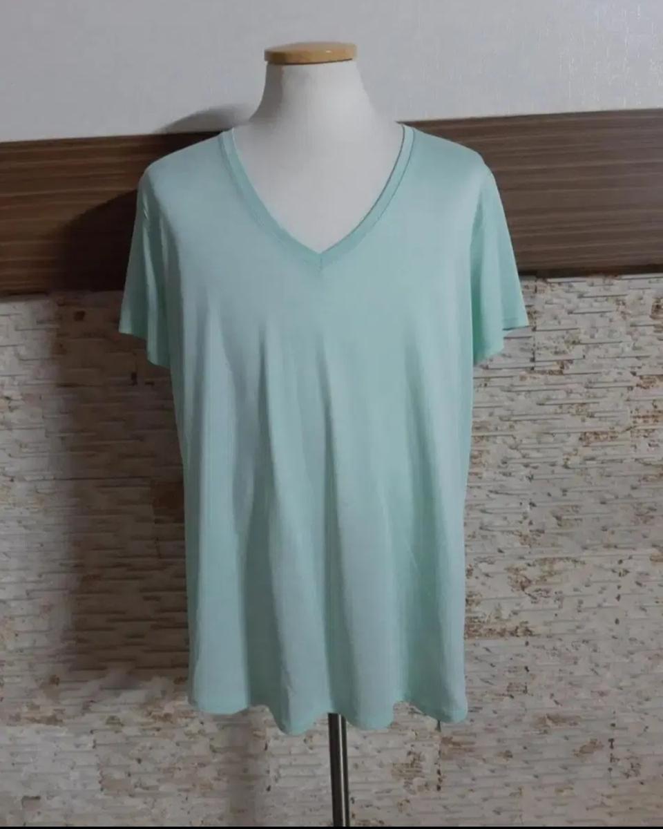 애슬레틱웍스 브이넥 반팔티