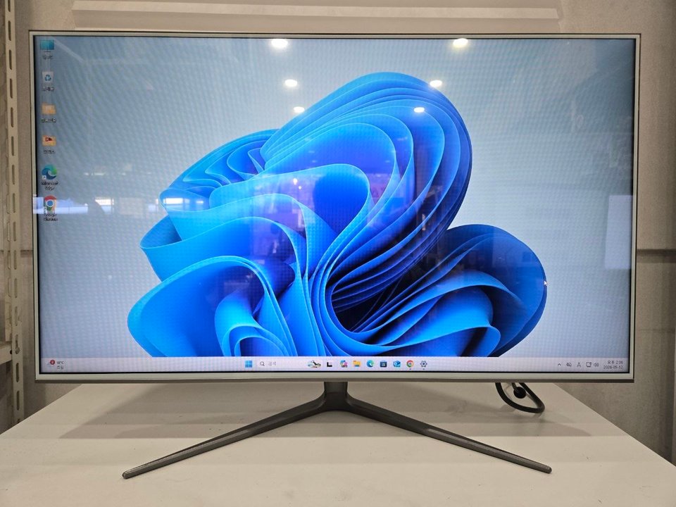 배틀지 32인치 240Hz 모니터 판매!(게임,사무,주식,영상용,CAD)