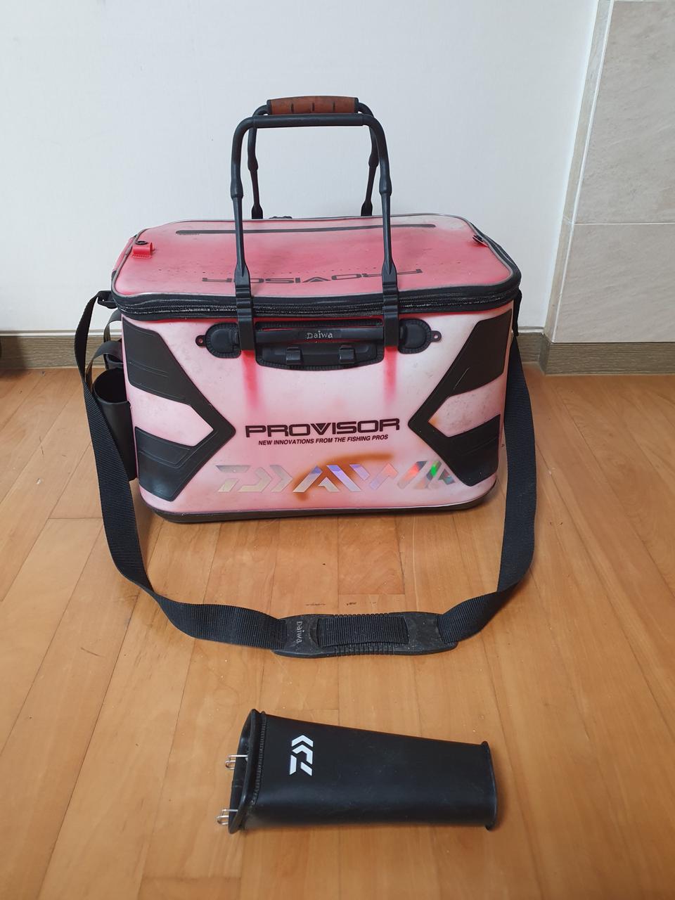 다이와 프로비저 낚시 밑밥통 & 다이와 밑밥주걱통 함께 판매합니다 ^^