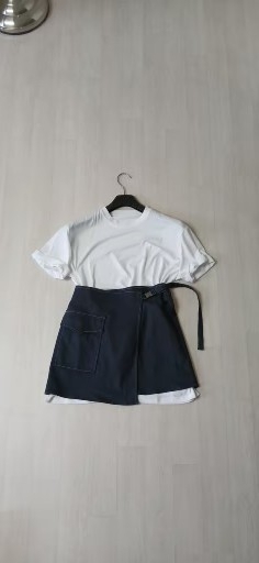 8세컨즈 랩스탈스커트