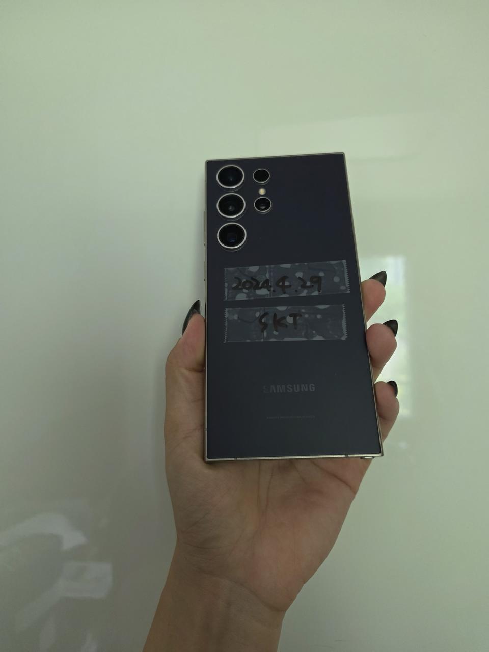 갤럭시s24울트라 256G(화면멍,기능이상무)