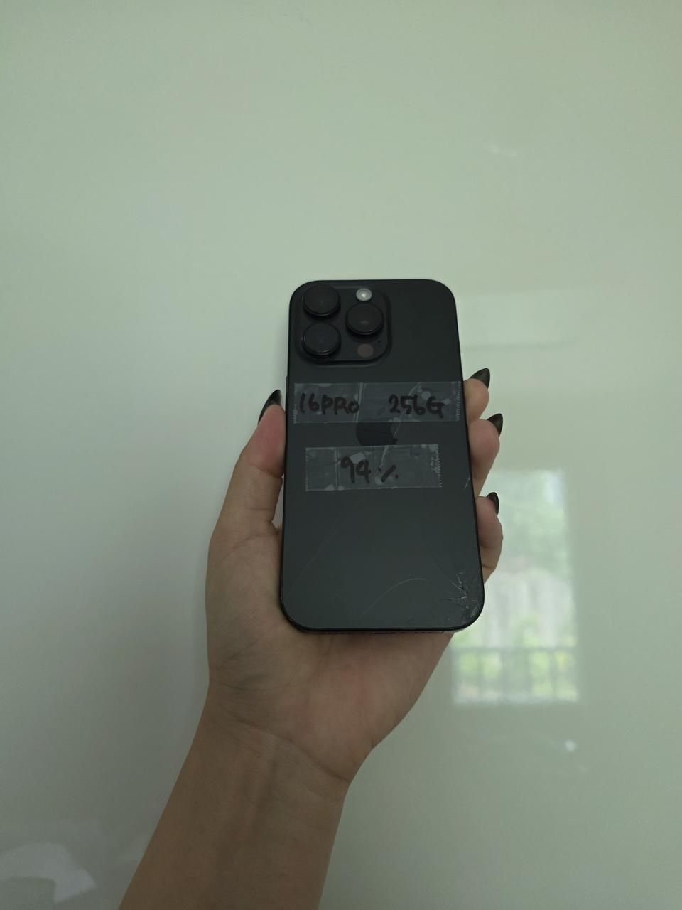 아이폰16프로 256G(화면멍)(기능이상무)
