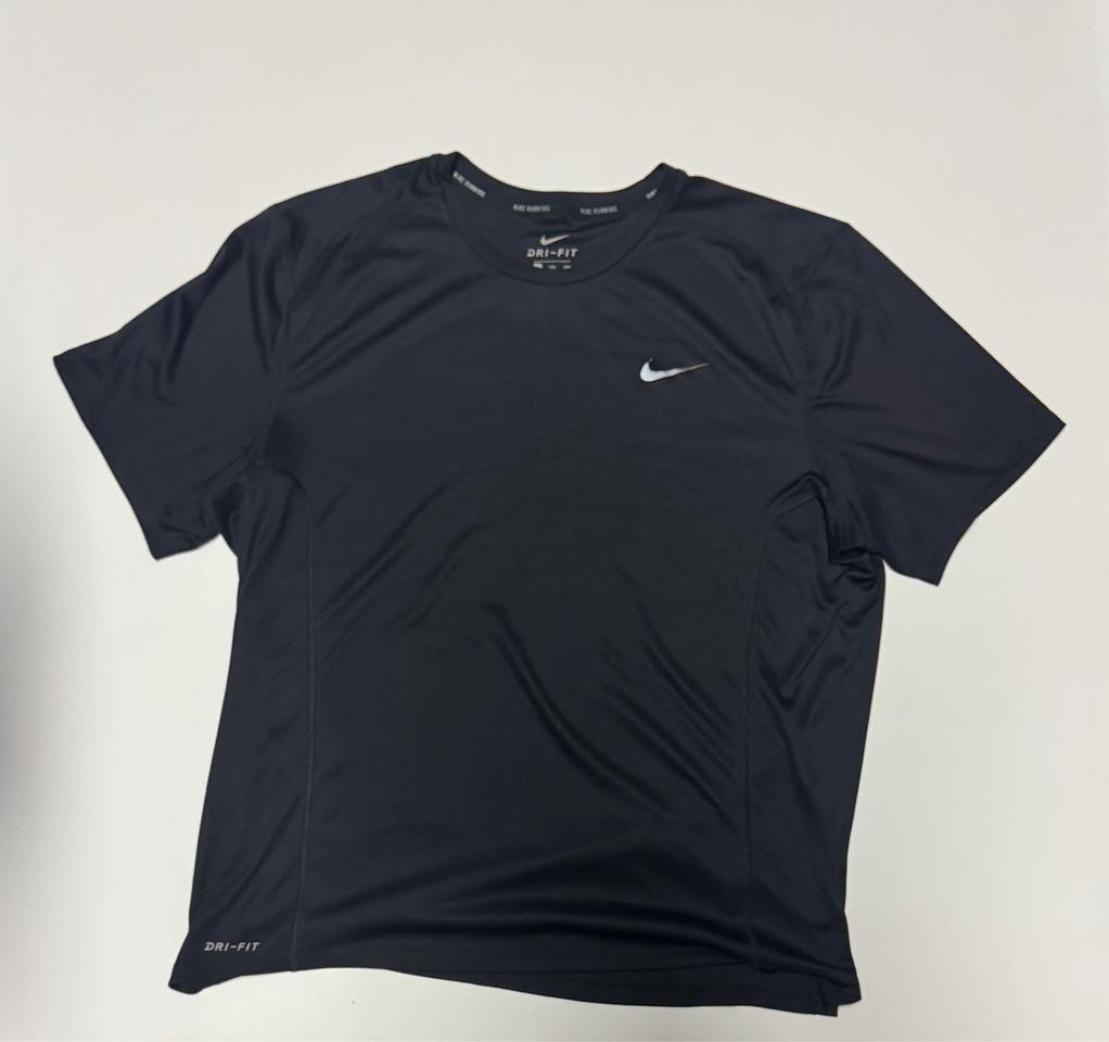 나이키 러닝 드라이핏 기능성 스우시 반팔 티셔츠 L ~ XL 블랙