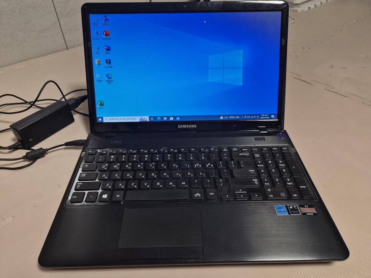 삼성 노트북 355v  i3  15.6인치 팝니다