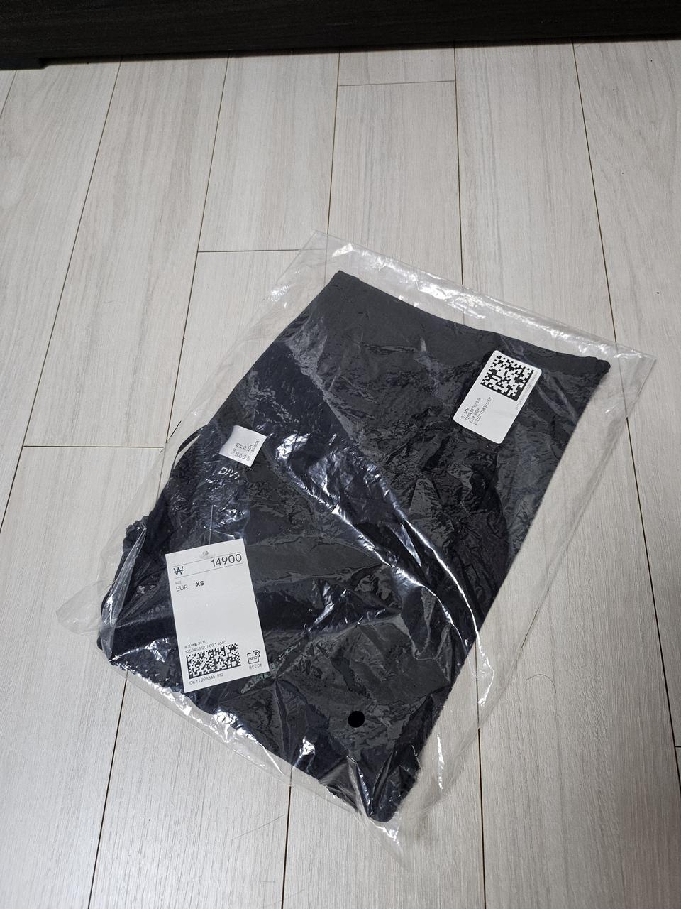 H&M 블랙 레이스 나시 (새옷)