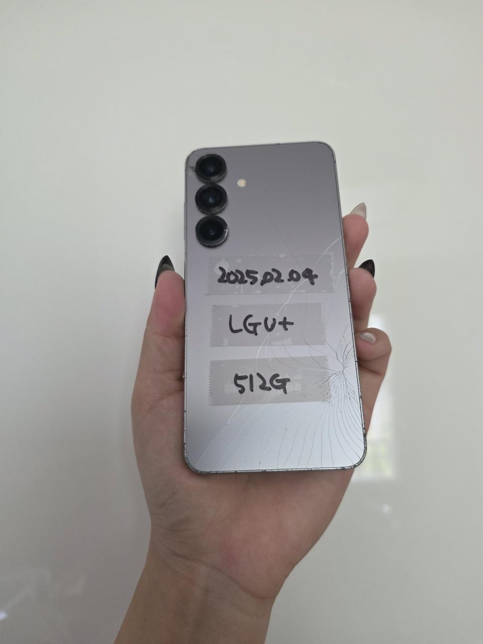 갤럭시s25 512G(뒤판파손)(기능이상무)