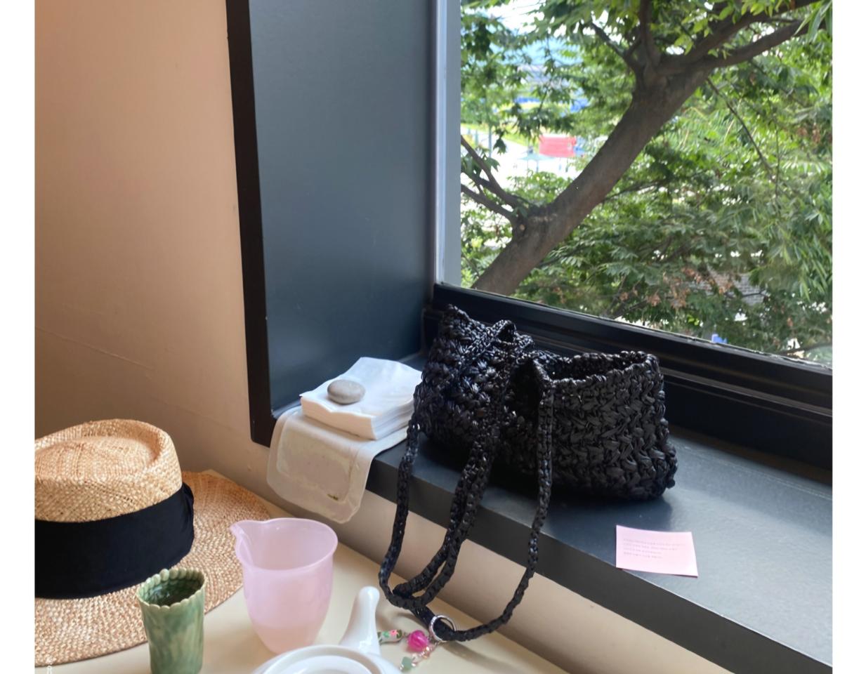 로즈베이 위빙 바게트 숄더백 블랙