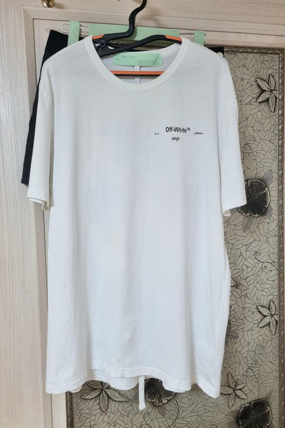 오프화이트 반팔 티셔츠 XL