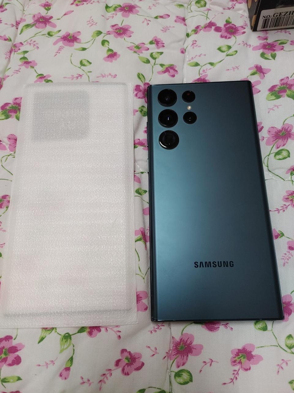 새폰급 ㅡ 갤럭시 S22 울트라 256GB + 새케이스,강화유리
