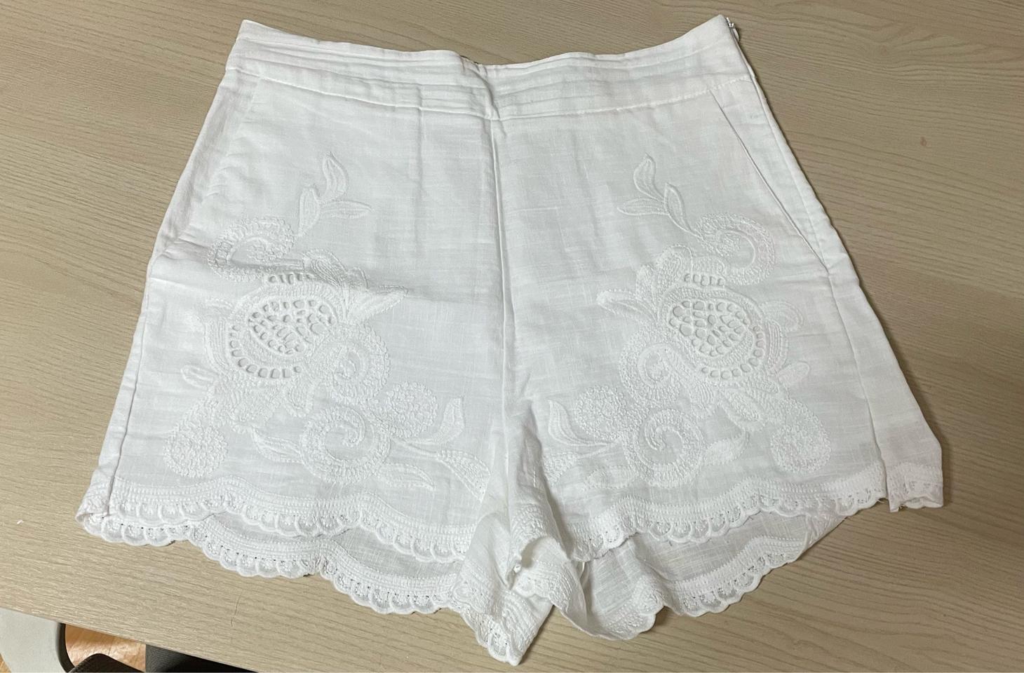 ZARA 펀칭 화이트 레이스 반바지 S