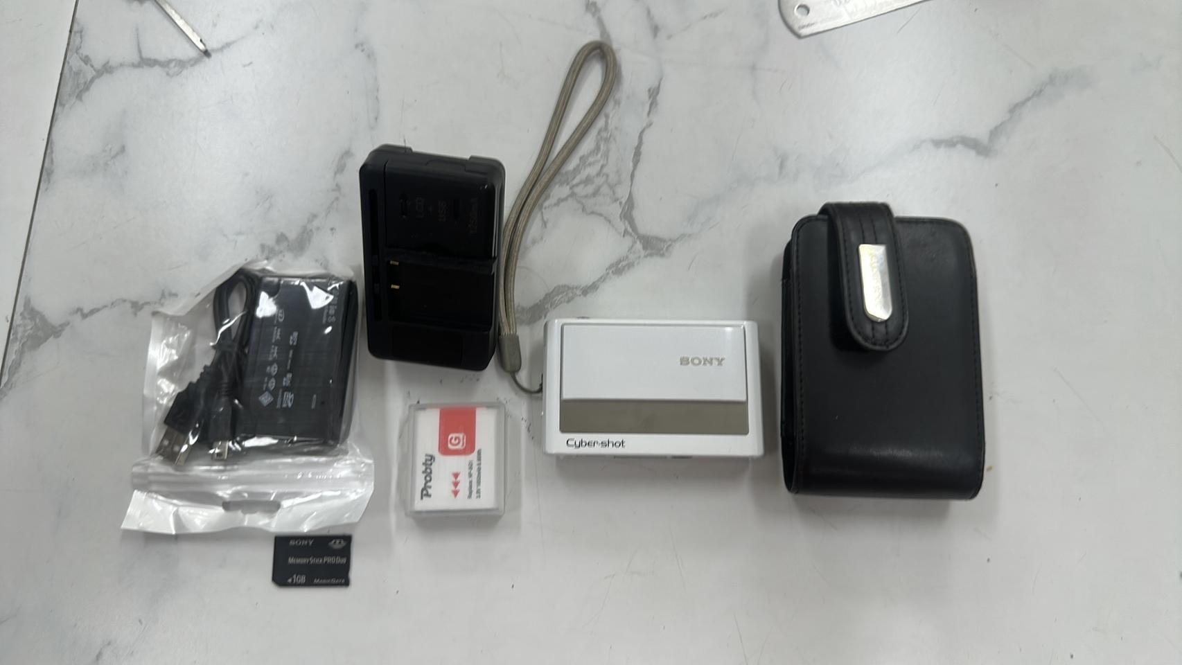상태좋은 풀세트정품소니사이버샷DSCT20레트로빈티지 디지털 카메라 팝니다
