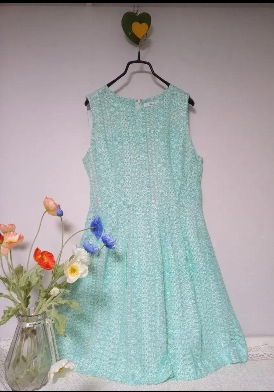 로엠 민트 고급 레이스 직조원단 안감 뒷등자크 나시 원피스