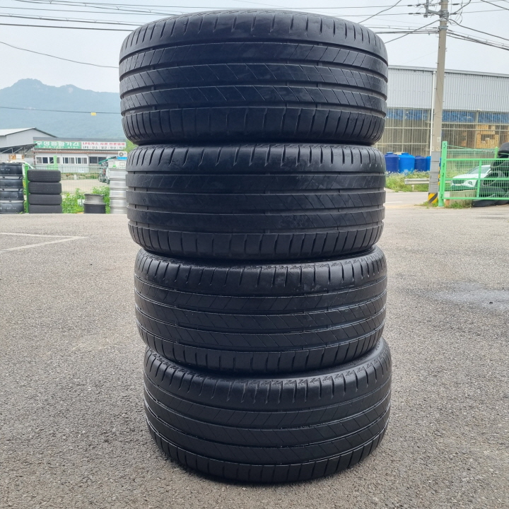 255 40 20 브릿지스톤 투란자 흡음제 중고타이어 한대분