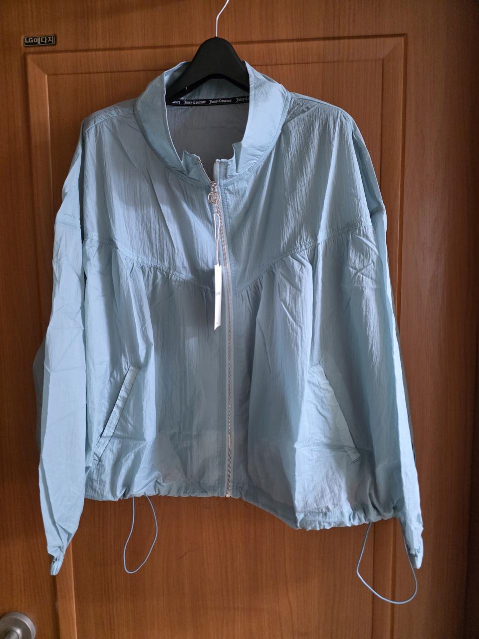 (새상품) Juicy couture 셔링 예쁜 바람막이..88사이즈