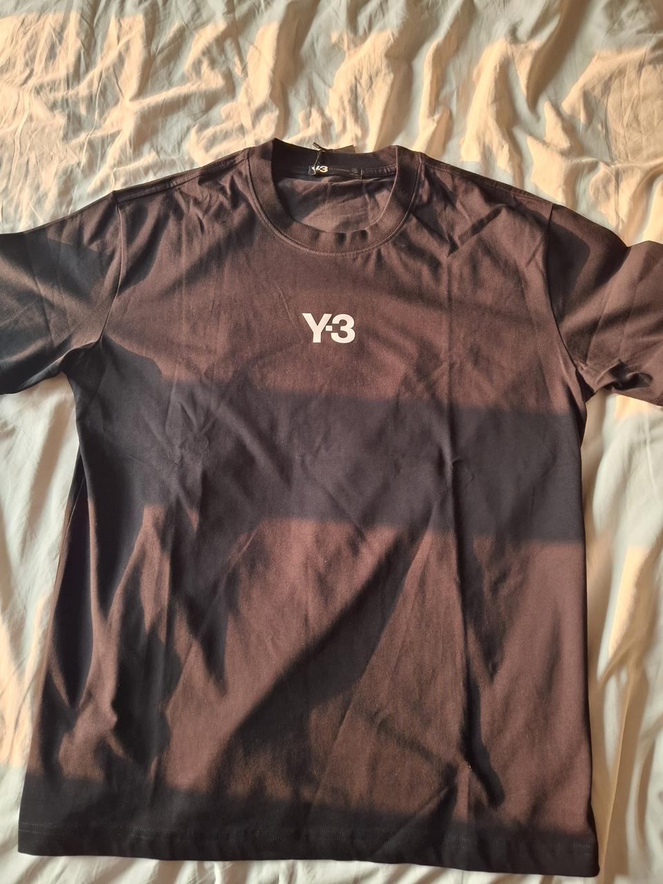 Y-3 반팔 티셔츠 후면 레터링