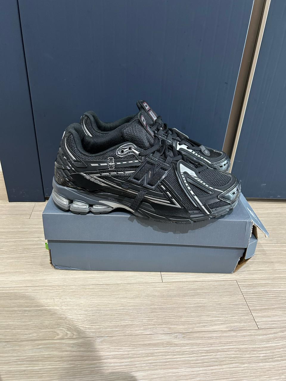 뉴발란스 1906A Black 290 사이즈 새상품