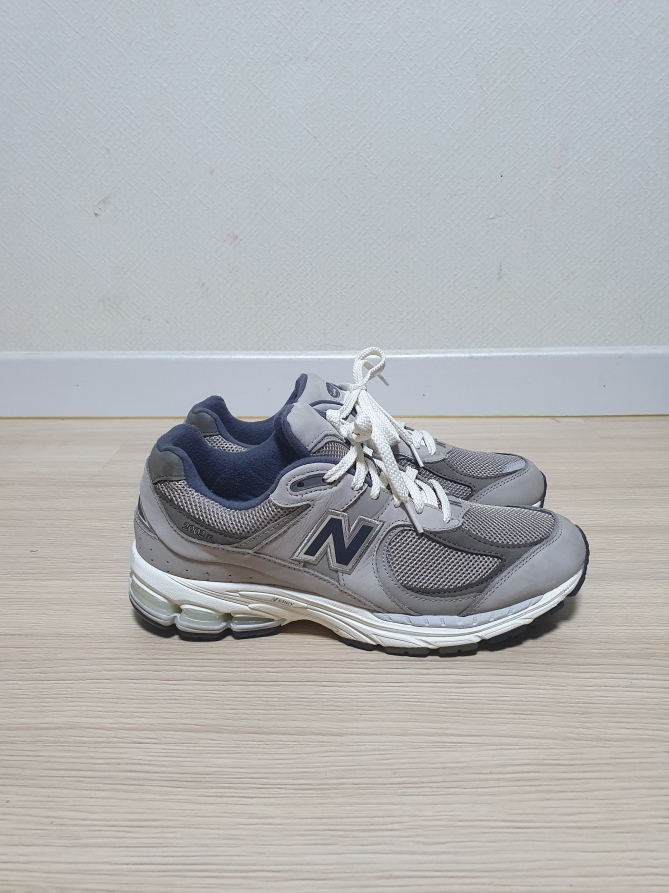 뉴발란스 2002R 운동화 275