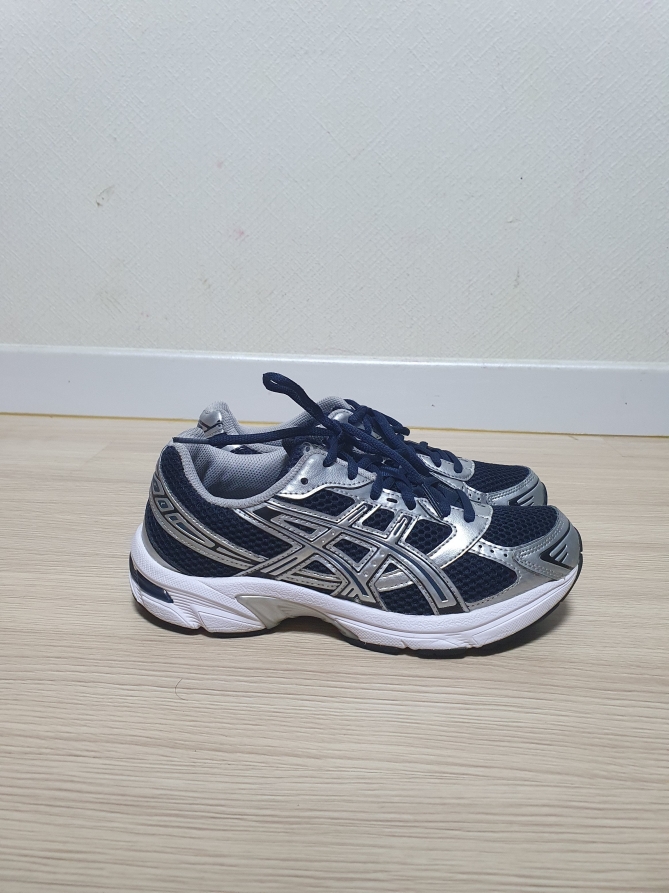 아식스 젤 1130 운동화 240