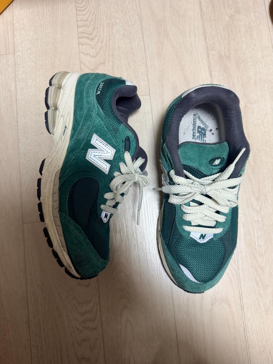 뉴발란스 운동화 235