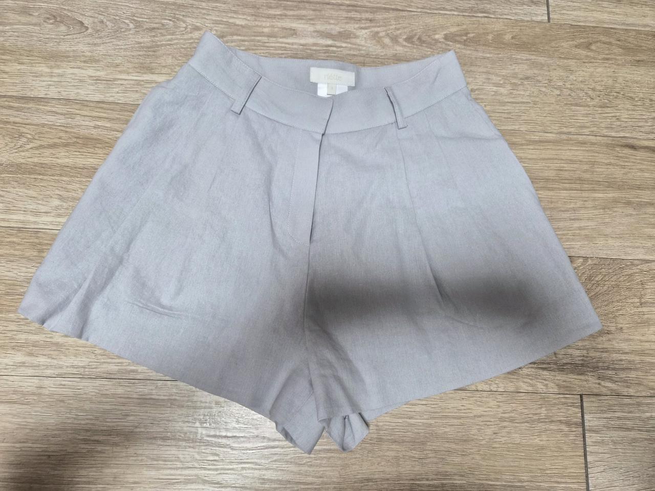 리떼 핀턱 반바지 라이트그레이