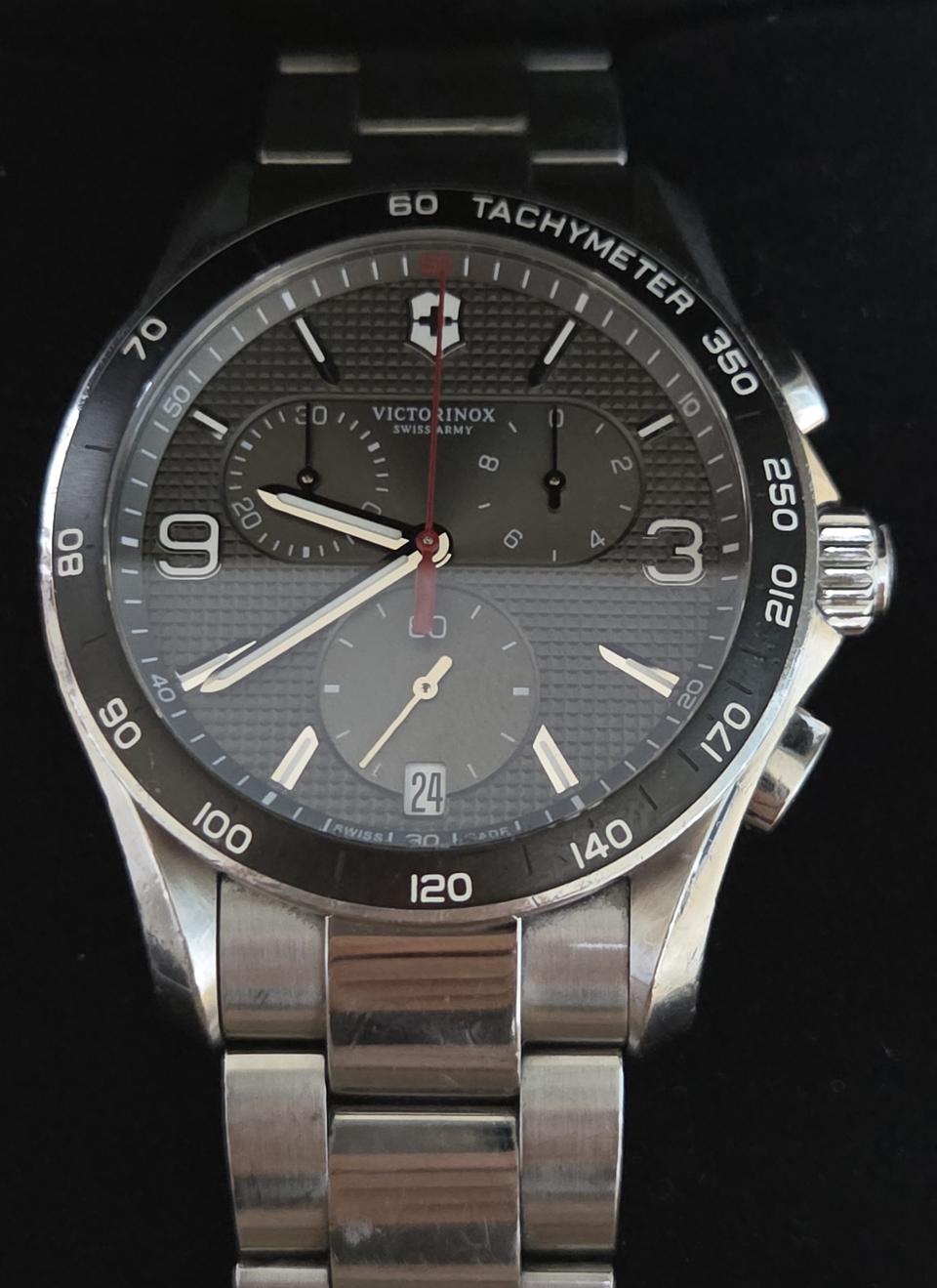 빅토리녹스 스위스아미 크르노클래식 42mm 쿼츠 시계