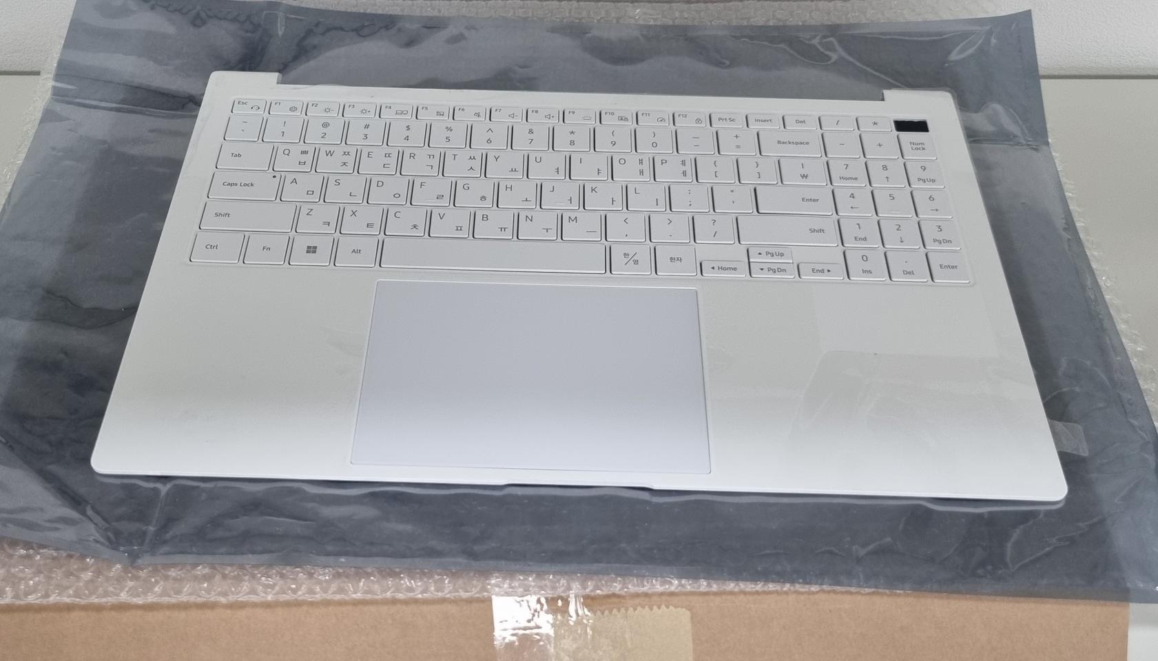 미사용)nt951(nt950)xdb 상판 키보드 마우스패드포함  팜